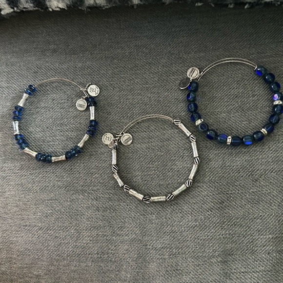 Great condition silver and blue stone expandable bangles!  See description below - Picture 1 of 5